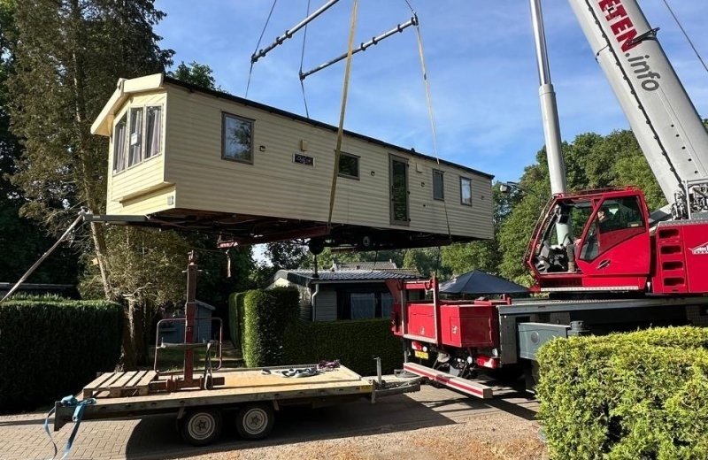 Neue Mobilheim-Aufstellung mit Kran